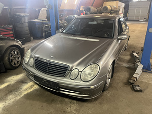 Mercedes-Benz W211 e320 bensiin 4 MATiC (1 foto / 10)