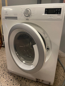 Pesumasin kuivatiga Electrolux EWW1686HDW (2 foto / 4)