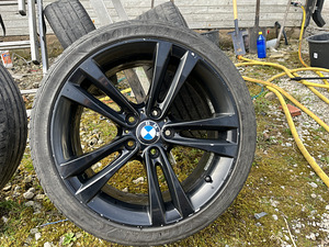 Диски BMW с шинами r18 (2 фото из 6)