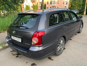 Toyota Avensis universaal 2009 Automaat bensiin (2 foto / 4)