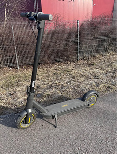 Segway Ninebit G30 pro elektritõukerattas (32 km/h) (1 foto / 5)