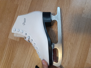 Laste iluuisud Peggy – nagu uued (1 foto / 6)