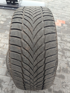 Шины R18 Goodyear sipes (2 фото из 4)
