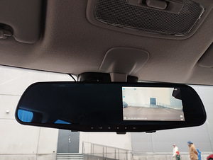 Suzuki Swift 4WD Hybrid (7 foto / 8)