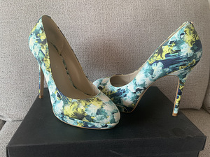 Karen Millen 37 (4 foto / 5)
