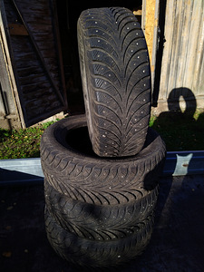 Talverehvid GoodYear Ultragrip 205/60/R16 7-8 MM (2 foto / 2)