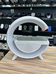 3-in-1 LED Wirel Bluetooth öölamp koos Bluetooth-kõlariga (3 foto / 3)