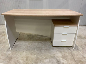 Wooden table with cabinet 136 x 67 x 75 cm