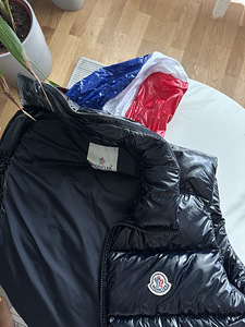 Moncler vest (2 foto / 9)