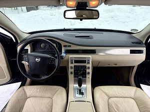 Volvo V70 2.4 136kW (3 foto / 3)
