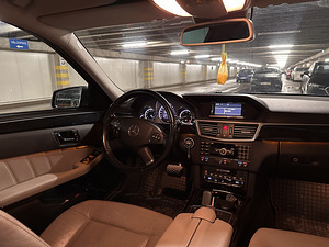 Mercedes-Benz E350 (10 foto / 15)