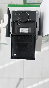 Schneider electric pistikupesad, lülitid, raamid jne. Uus!!! (9 foto / 10)