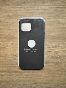 Силиконовый чехол для iPhone 12 pro max (6 фото из 10)