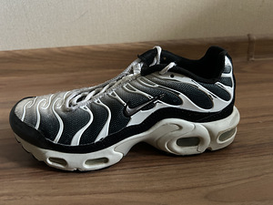 Nike tn air must-valged (2 foto / 7)