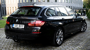 BMW 520 M-Sportpaket Facelift 2.0 135kW (6 foto / 13)