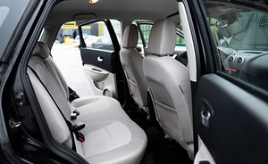 Nissan Qashqai 2.0 104kW (9 foto / 14)