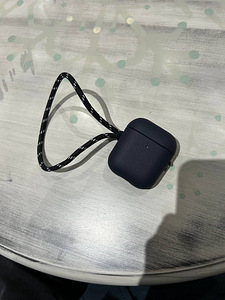 Airpods 2 põlvkonna uus kast on + juhtum (2 foto / 3)