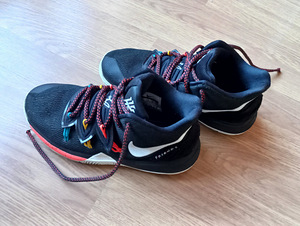 Nike Kyrie korvpalli tossud 36 (3 foto / 3)