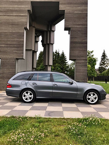 Mercedes-Benz E 280 Avantgarde 4 Matic Facelift (4 foto / 13)