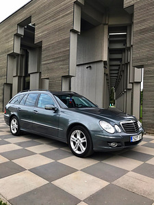 Mercedes-Benz E 280 Avantgarde 4 Matic Facelift (10 foto / 13)