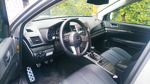 Subaru Legacy 2.0 Diesel varuosadeks. (8 foto / 10)
