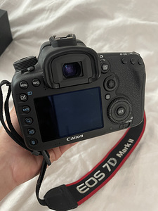 Камера Canon 7d mark II (3 фото из 3)