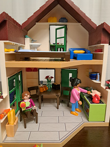 PLAYMOBIL Country Suvila maja koos mööbli ja tegelastega (2 foto / 7)