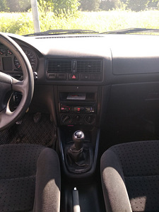 Volkswagen Golf MK4 1.4 (7 foto / 9)