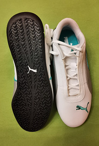 Puma AMG Petronas (2 foto / 3)