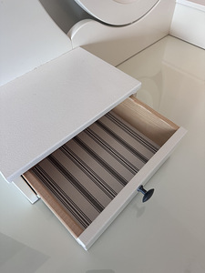 Tualettlaud peegliga HEMNES VANITY IKEA (2 foto / 5)