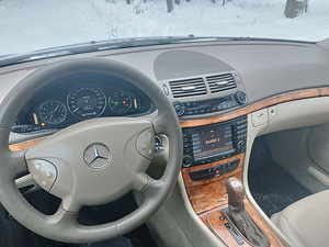 Mercedes-Benz E280 (2 foto / 12)
