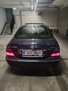 Mercedes-Benz E280 (10 foto / 12)