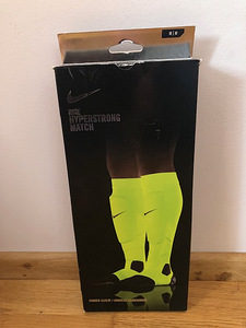 Новые футбольные гетры - Nike Hyperstrong Match. (2 фото из 3)