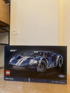 LEGO Technic 2022 Ford GT 42154