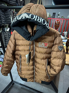 Armani (3 foto / 4)