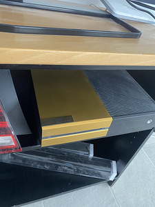Xbox one Limited edition (3 foto / 3)