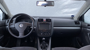 Volkswagen Jetta Comfortline (7 foto / 15)