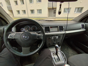 Opel Signum 3.0 d 135kw (8 foto / 8)