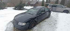 Volkswagen Passat (9 foto / 10)