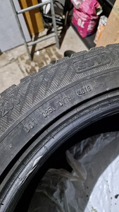 Talverehvid 225/55R18 naastrehvid (2 foto / 8)