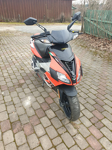 Aprilia (1 фото из 5)