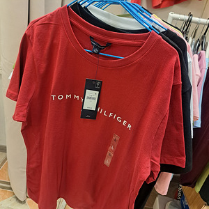 T Hilfigeri ja DKNY t-särgid UUED ORIGINAAL (1 foto / 3)