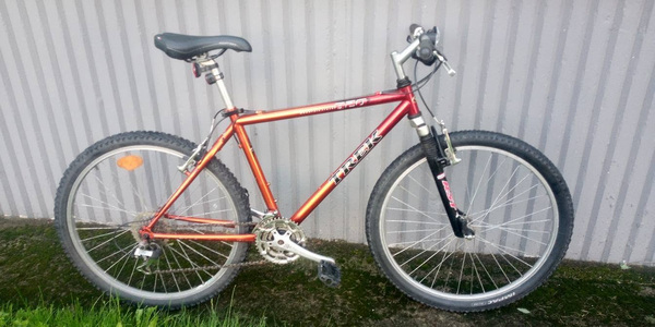 TREK MountainTrack 820