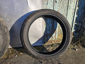 Мотоциклетные шины Pirelli Angel (7 фото из 8)