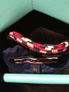 Kurtka dlja malzika , zimnjaja 104 rost, TOMMY HILFIGER (2 foto / 2)