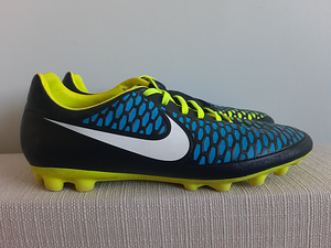 Jalgpalliputsad Nike, suurus 43 ( 27,5) (1 foto / 3)