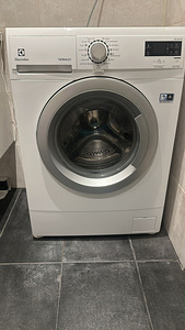 Pesumasin Electrolux (1 foto / 3)