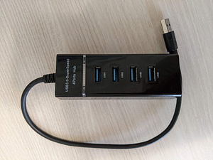 USB hub adapter jagaja (2 foto / 2)