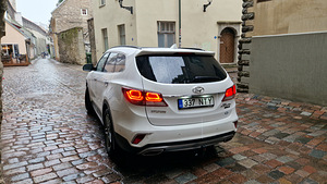 Hyundai Santa Fe Grand (8 foto / 10)