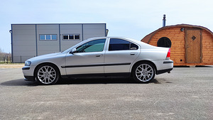 Volvo S60 2.4D 2003 (5 фото из 14)